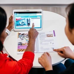 Unser Lehrbuch Bootstheorie.ch ersetzt das Theoriebuch Gute Fahrt auf Schweizerischen Gewässern.