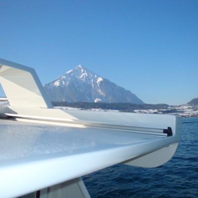 Seit Jahren beliebt und im Trend sind unsere Kurse zur Vorbereitung auf die praktische Bootsprüfung Motorboot Kat. A auf dem Thunersee. Die Motorbootschule Thunersee, seit 1994.