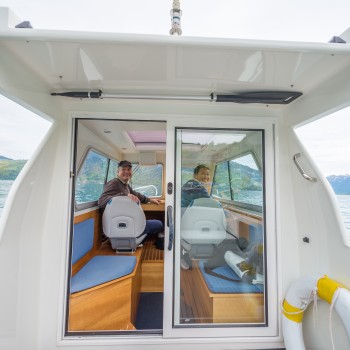 Unsere Bootsfahrschule ist direkt im Prüfungsgebiet am Thunersee stationiert. Dies gewährt eine optimale Vorbereitung im Bootsunterricht auf die praktische Bootsprüfung Motorboot Kat. A