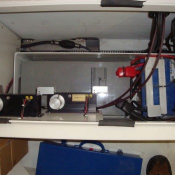 Unser LOON 642 Fahrschulschiff ist ein Unikat, es wurde speziell auf die Bedürfnisse der Bootsfahrschule und für die Motorbootprüfungen in der Schweiz gebaut.